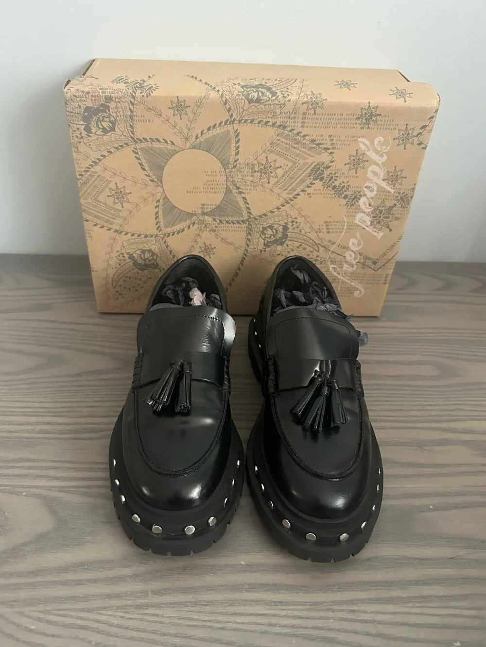 FREE PEOPLE WOMENS TEAGAN TASSEL LOAFER